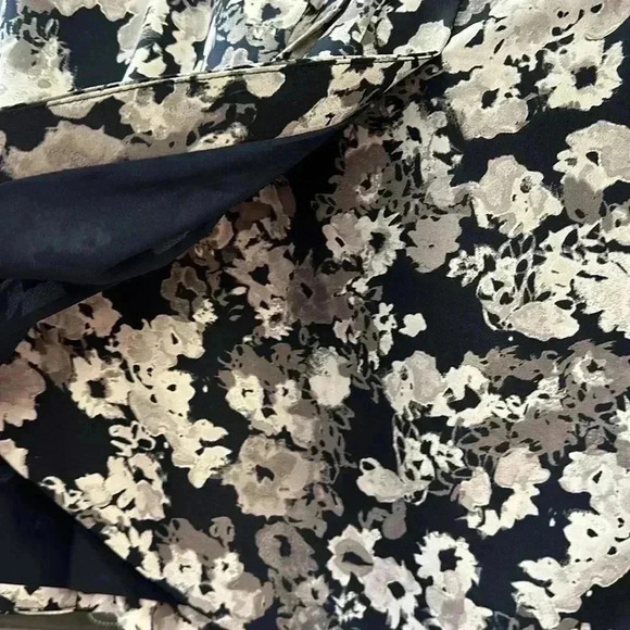 Banana Republic Skirt Ruched White/Black Tuli Floral Size 4 petite - Picture 4 of 7